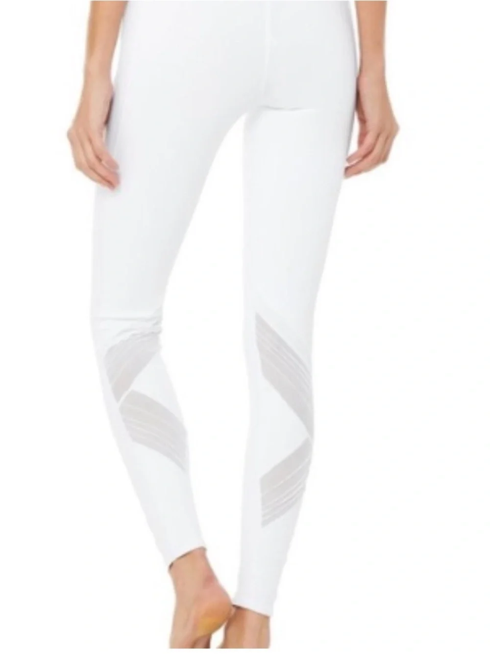 NWT ALO Ultimate High-Waist Legging White Size M